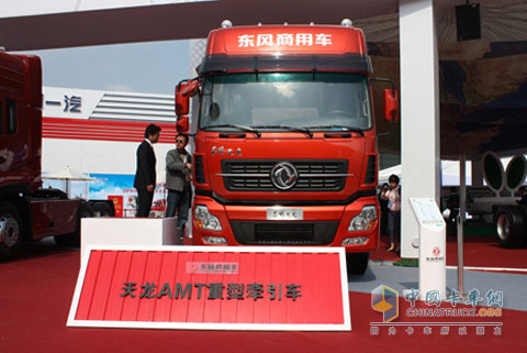 東風(fēng)天龍最新款，小巷中的隱藏豪車