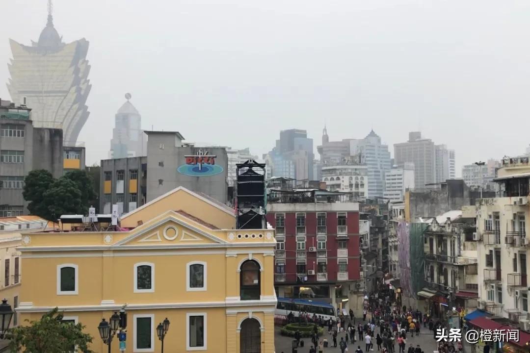 隱藏在巷弄間的秘密小店，帶你探秘最新港劇潮流！