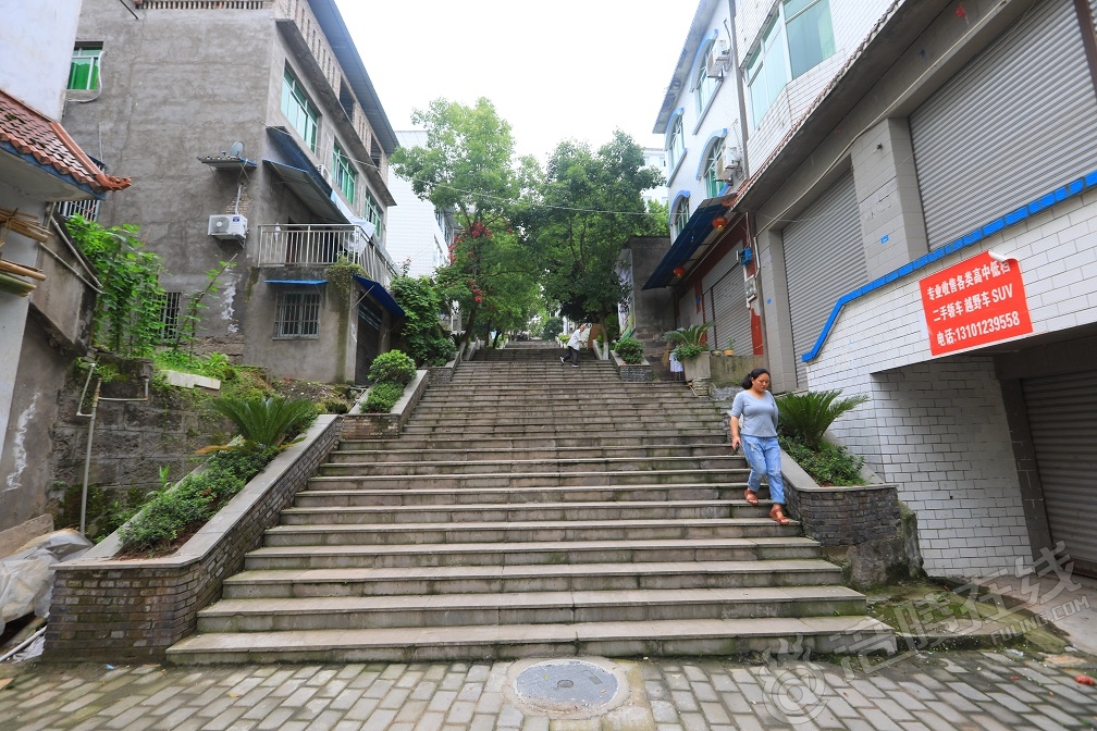 涪陵石沱鎮(zhèn)最新動(dòng)態(tài)報(bào)道，關(guān)注最新消息！