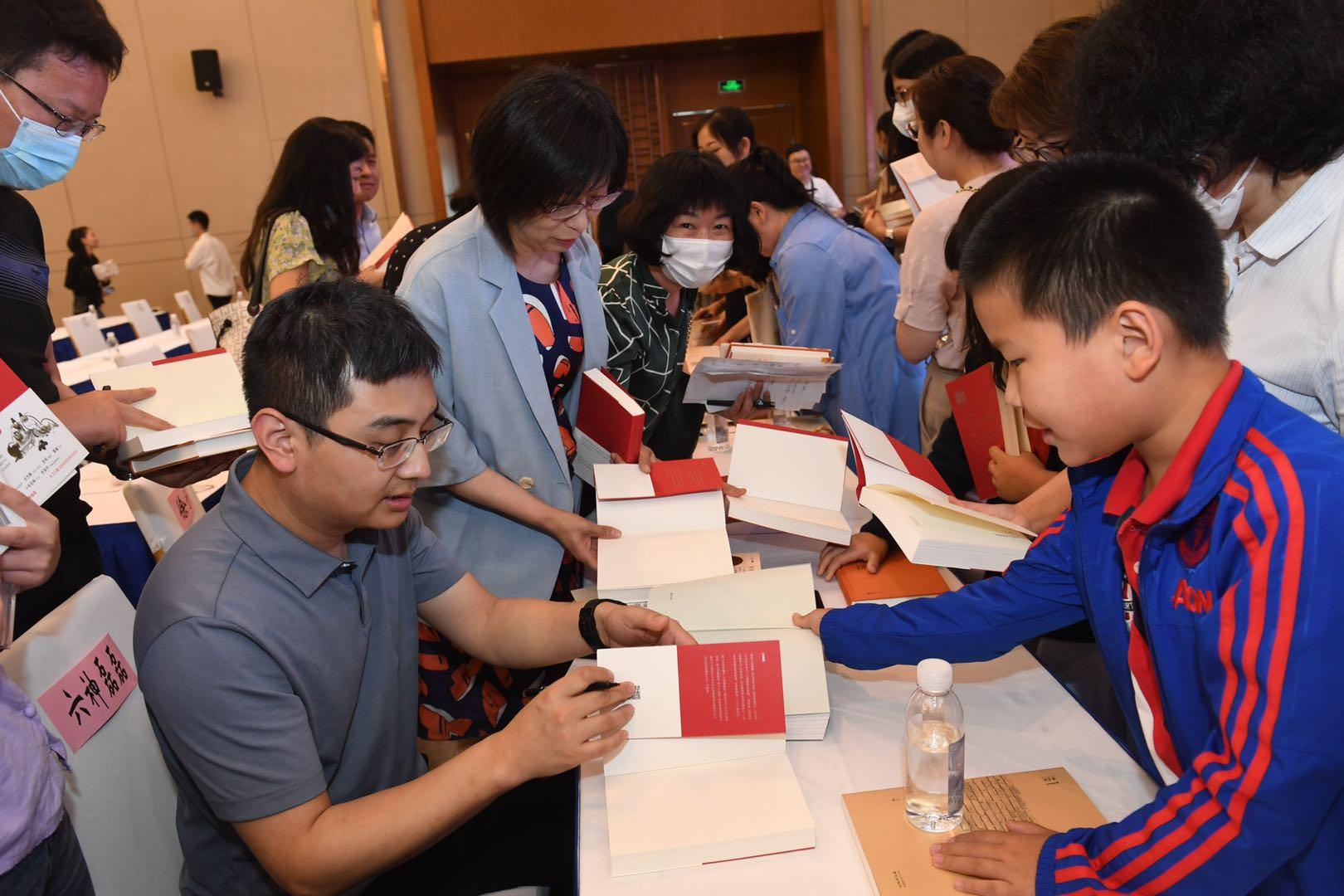 六神最新宣傳廣告，學(xué)習(xí)變化，自信閃耀，開啟無限可能之旅
