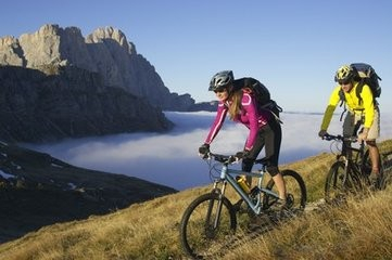 最新鮮英語(yǔ)表達(dá)探索，自然美景之旅尋求內(nèi)心平和寧?kù)o的旅程
