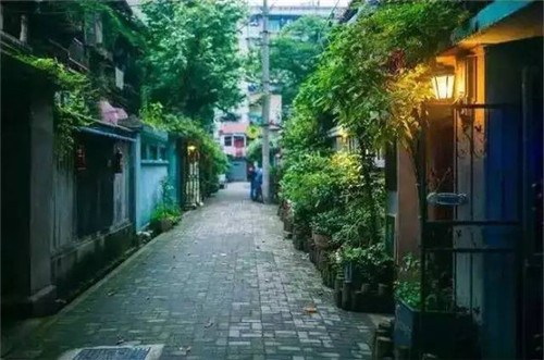 V2BA最新地址3，小巷深處的獨特風(fēng)味探索
